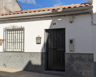 Vista exterior de Casa adosada en venda en La Carlota