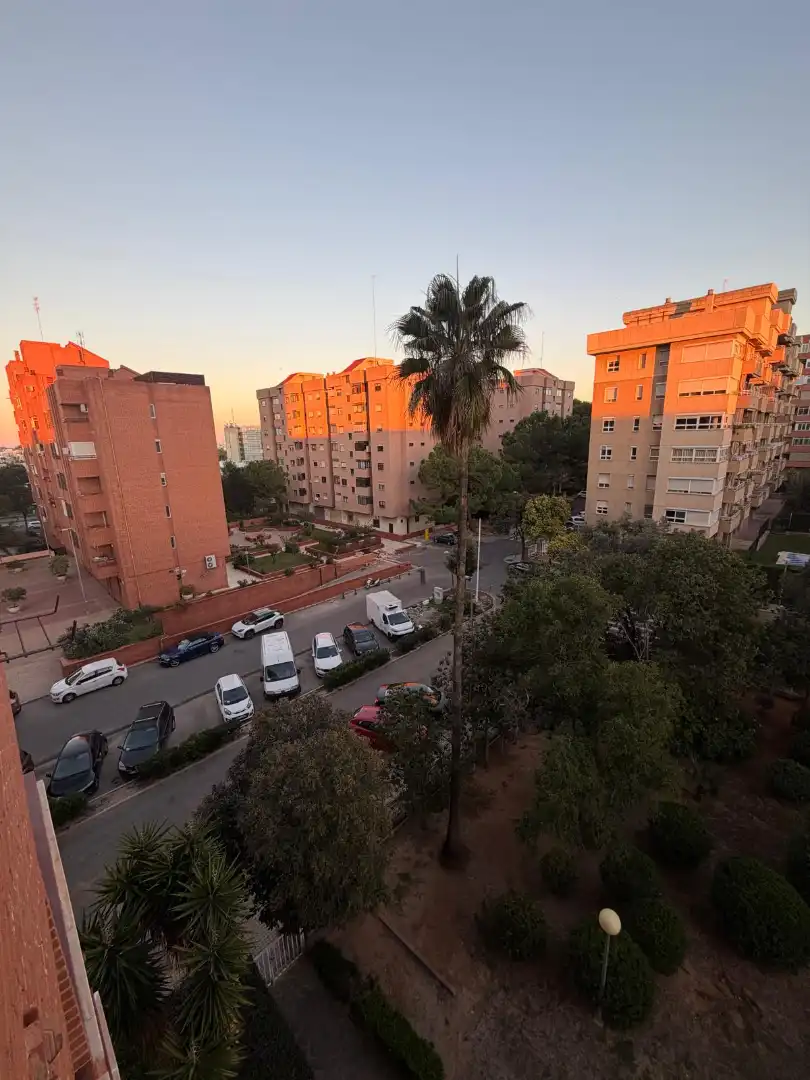 Vista exterior de Piso en venta en Paterna con Aire acondicionado, Calefacción y Jardín privado