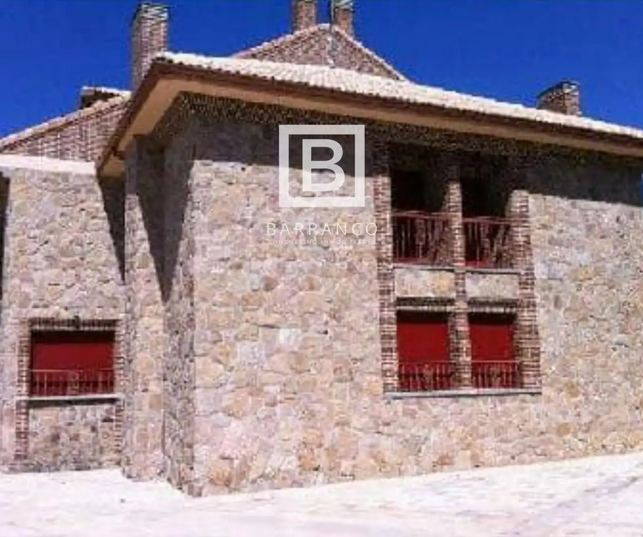 Vista exterior de Edifici en venda en Los Llanos de Tormes 
