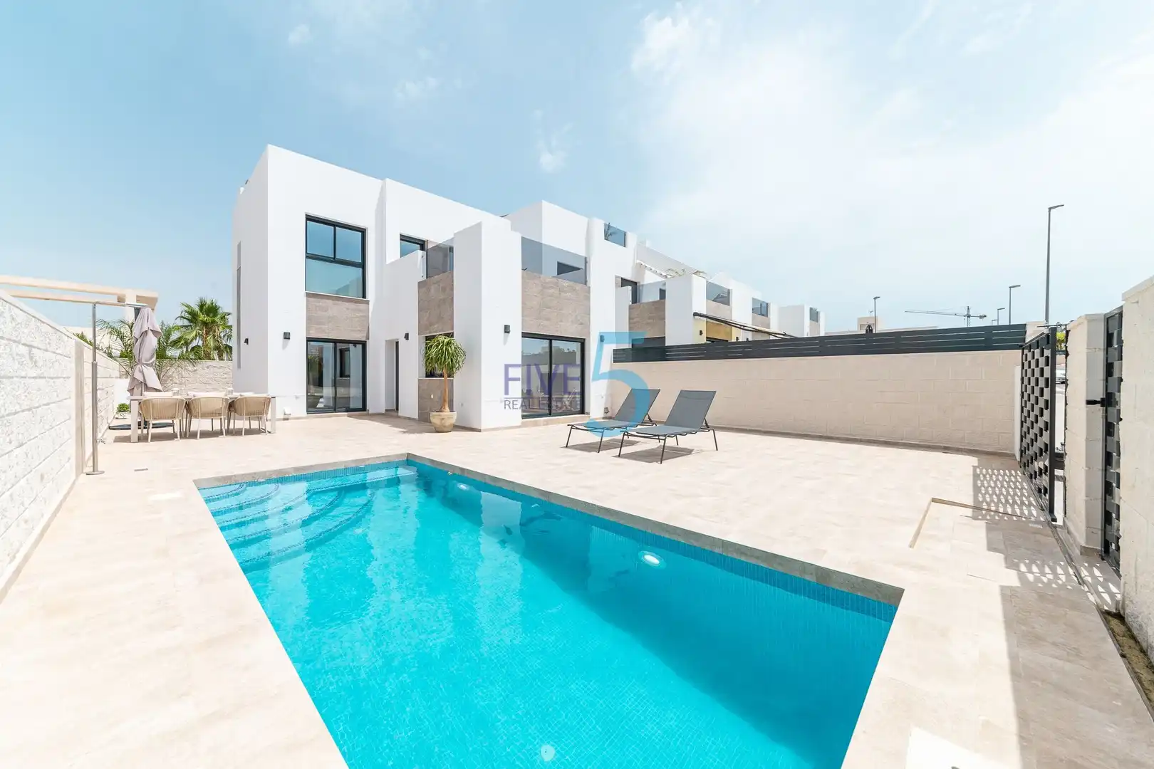 Casa con piscina in vendita a Benijófar
