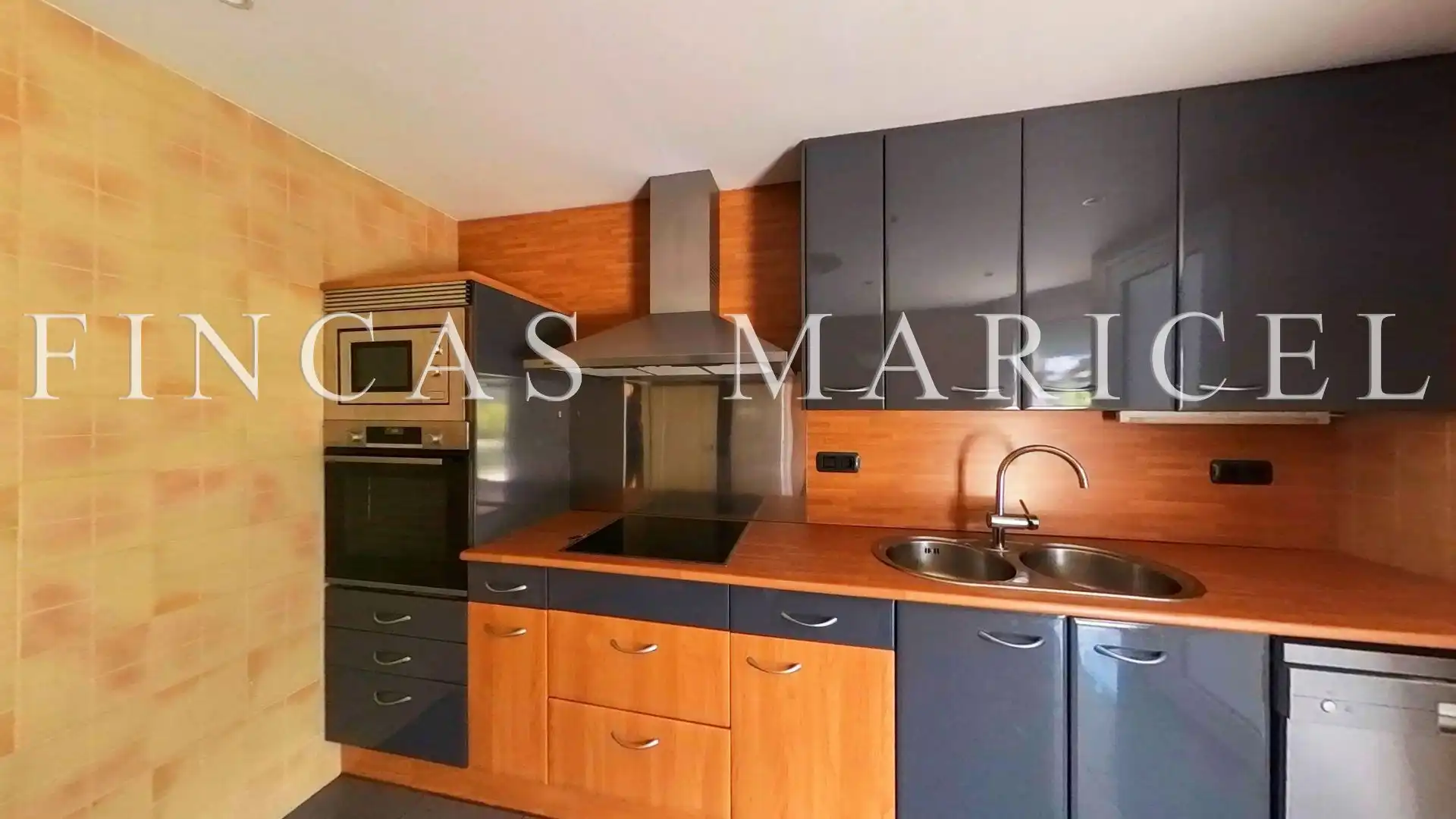 Flat for sale in Can Girona - Terramar - Vinyet