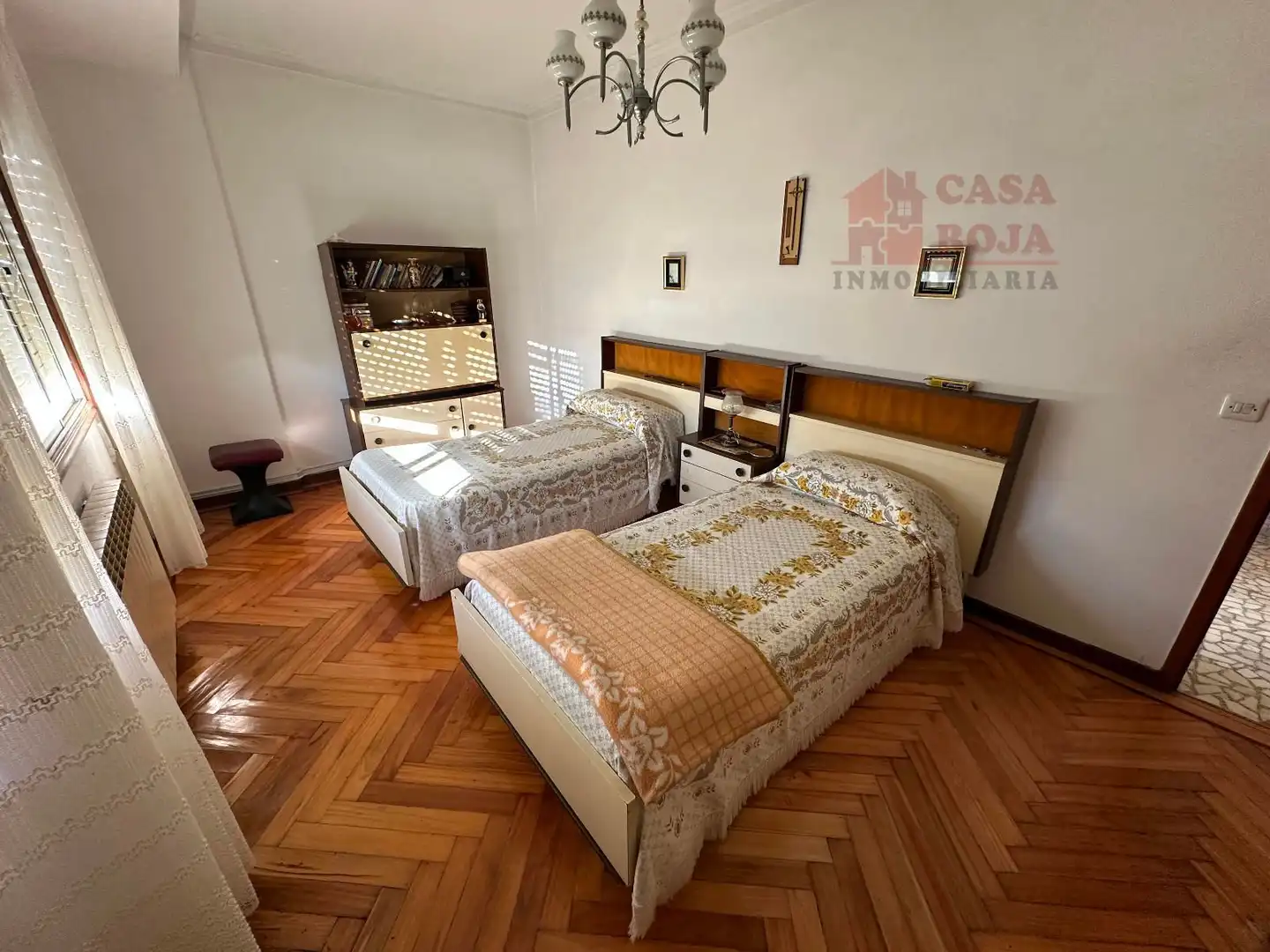 Dormitori de Casa o xalet en venda en Cangas  amb Calefacció, Terrassa i Traster