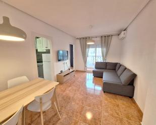 Living room of Apartment to rent in Torrevieja  with Air Conditioner, Terrace and Community pool