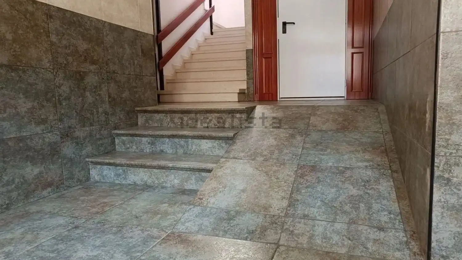 Wohnung zum Verkauf in Lena mit Heizung und Schwimmbad