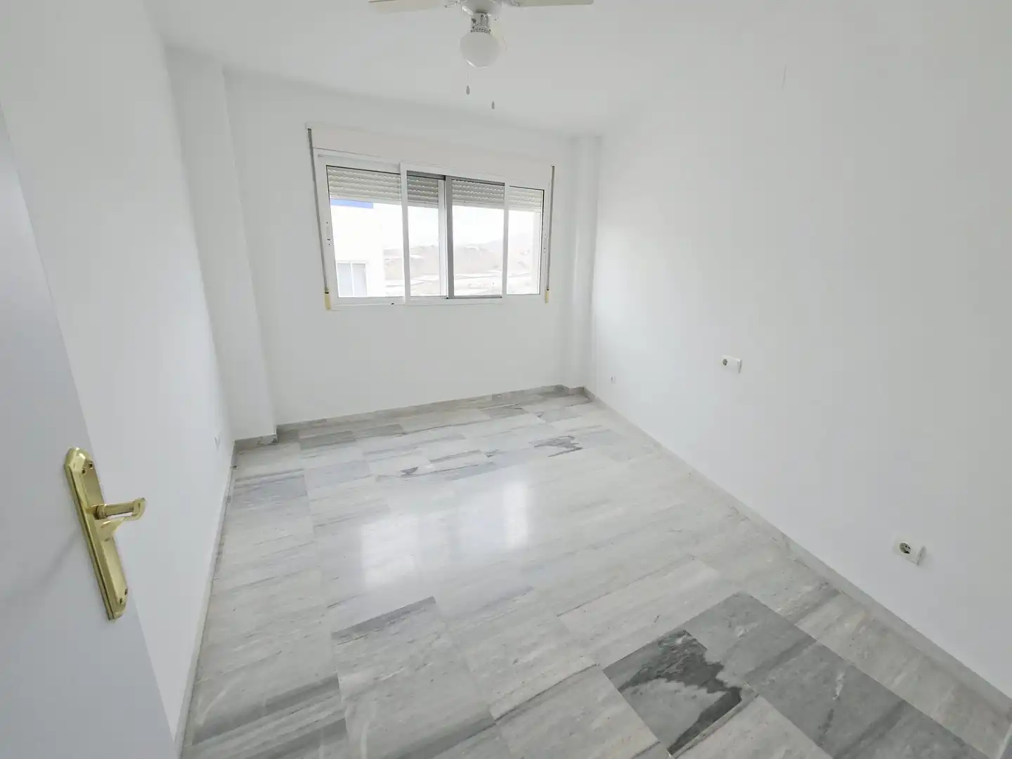 Habitación de Piso en venta en Polopos con Terraza y Piscina comunitaria