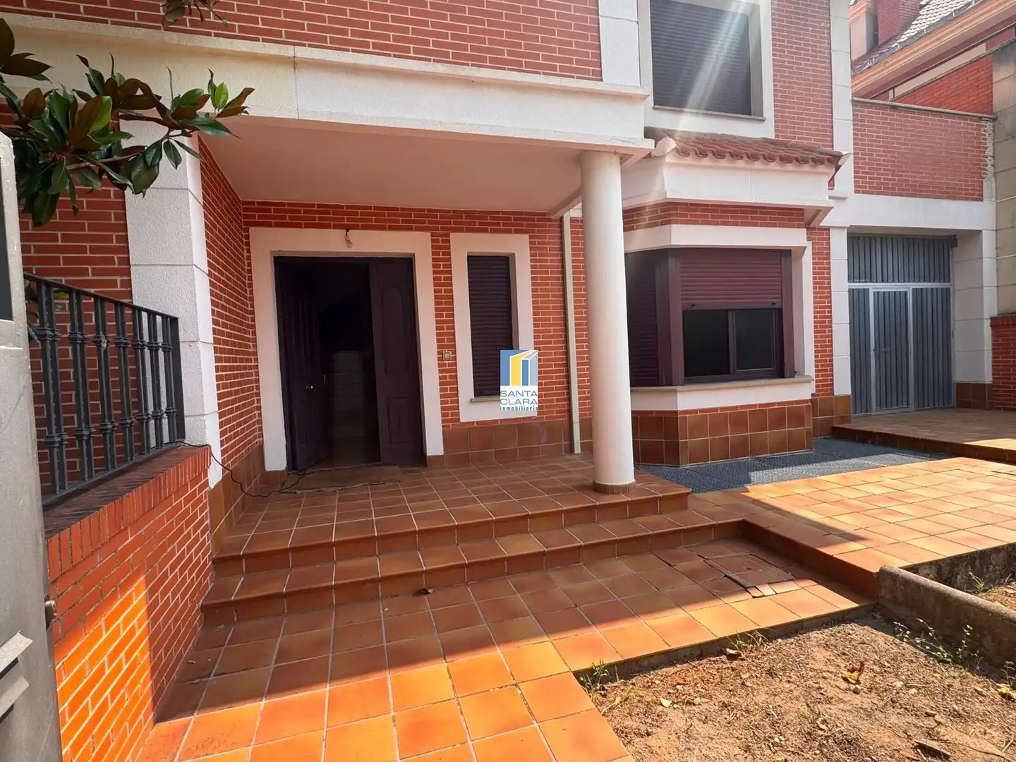 Vista exterior de Casa adosada en venda en Zamora Capital  amb Calefacció, Jardí privat i Parquet