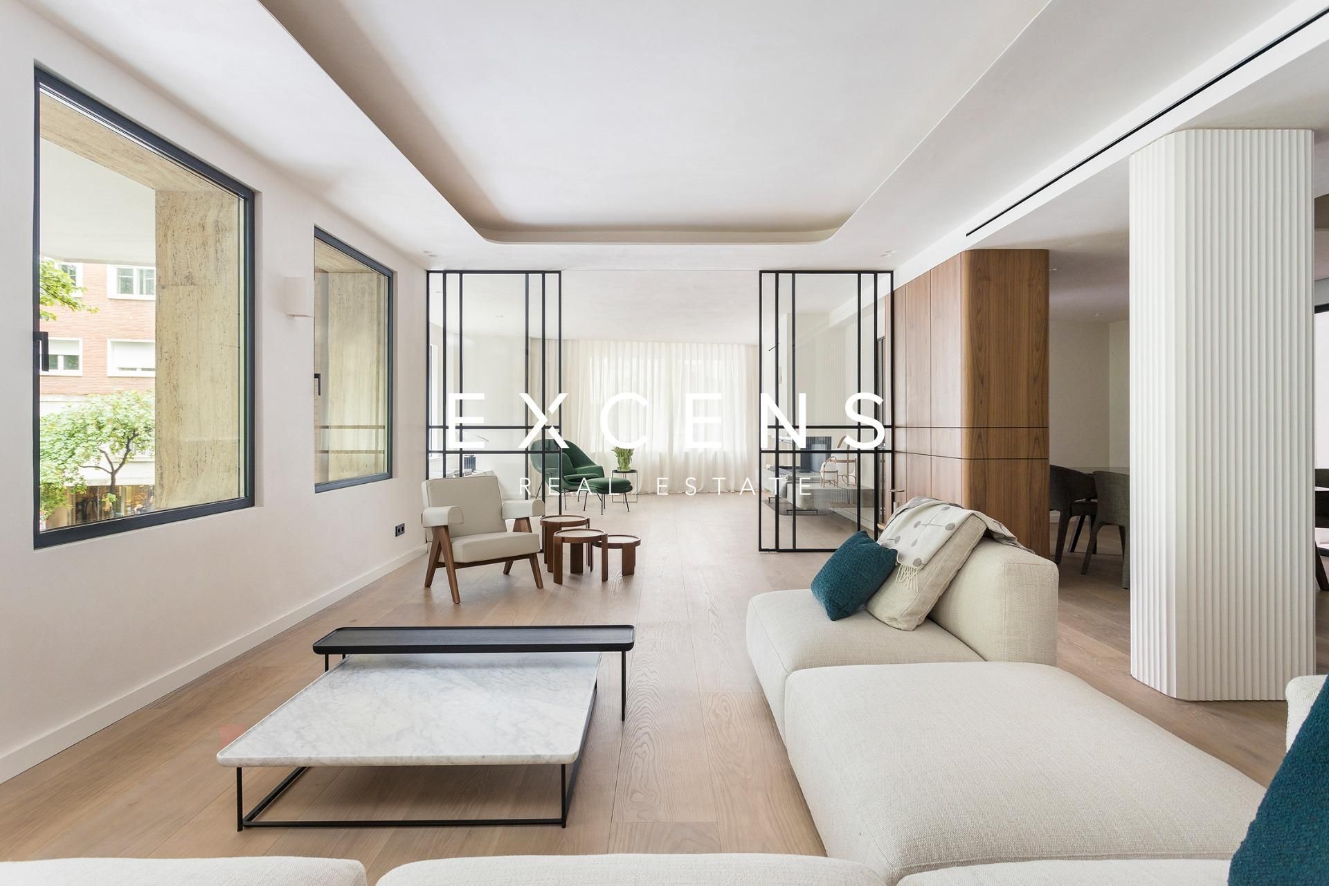 Living room of Flat to rent in  Barcelona Capital  with Air Conditioner, Heating and Parquet flooring