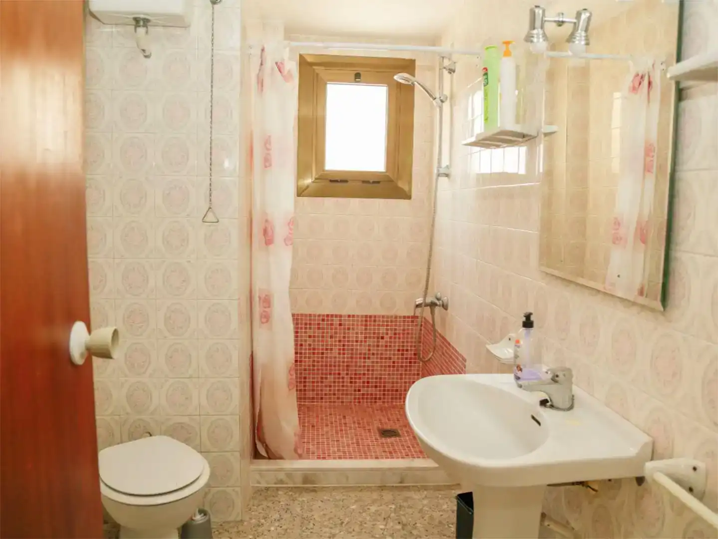 Badezimmer von Wohnungen zur Miete in Piles