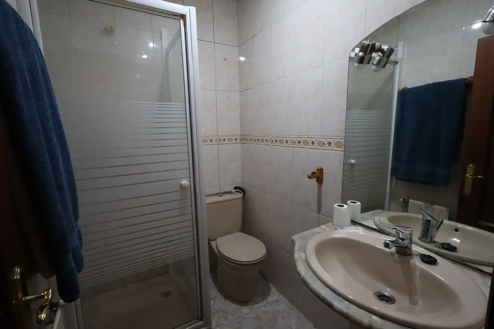 Baño de Casa o chalet en venta en Oviedo  con Calefacción y Trastero