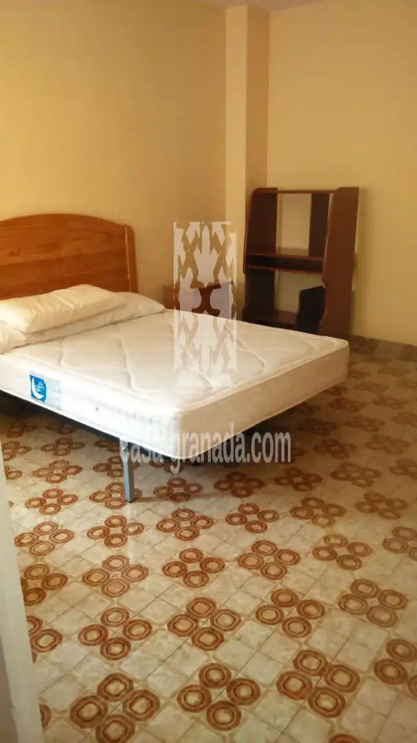 Schlafzimmer von Wohnung zum Verkauf in Granada mit Möbliert und Balkon