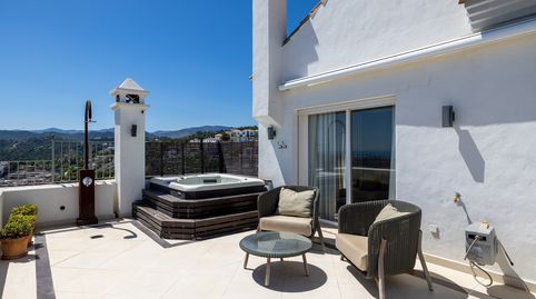 Atico dúplex impresionante en venta en Benahavís