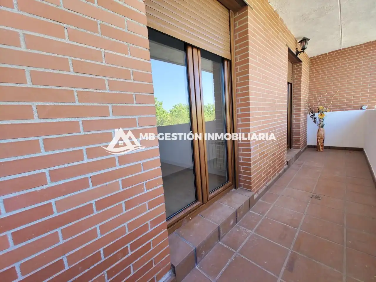 Terraza de Casa adosada en venta en Fuenlabrada con Aire acondicionado, Calefacción y Jardín privado