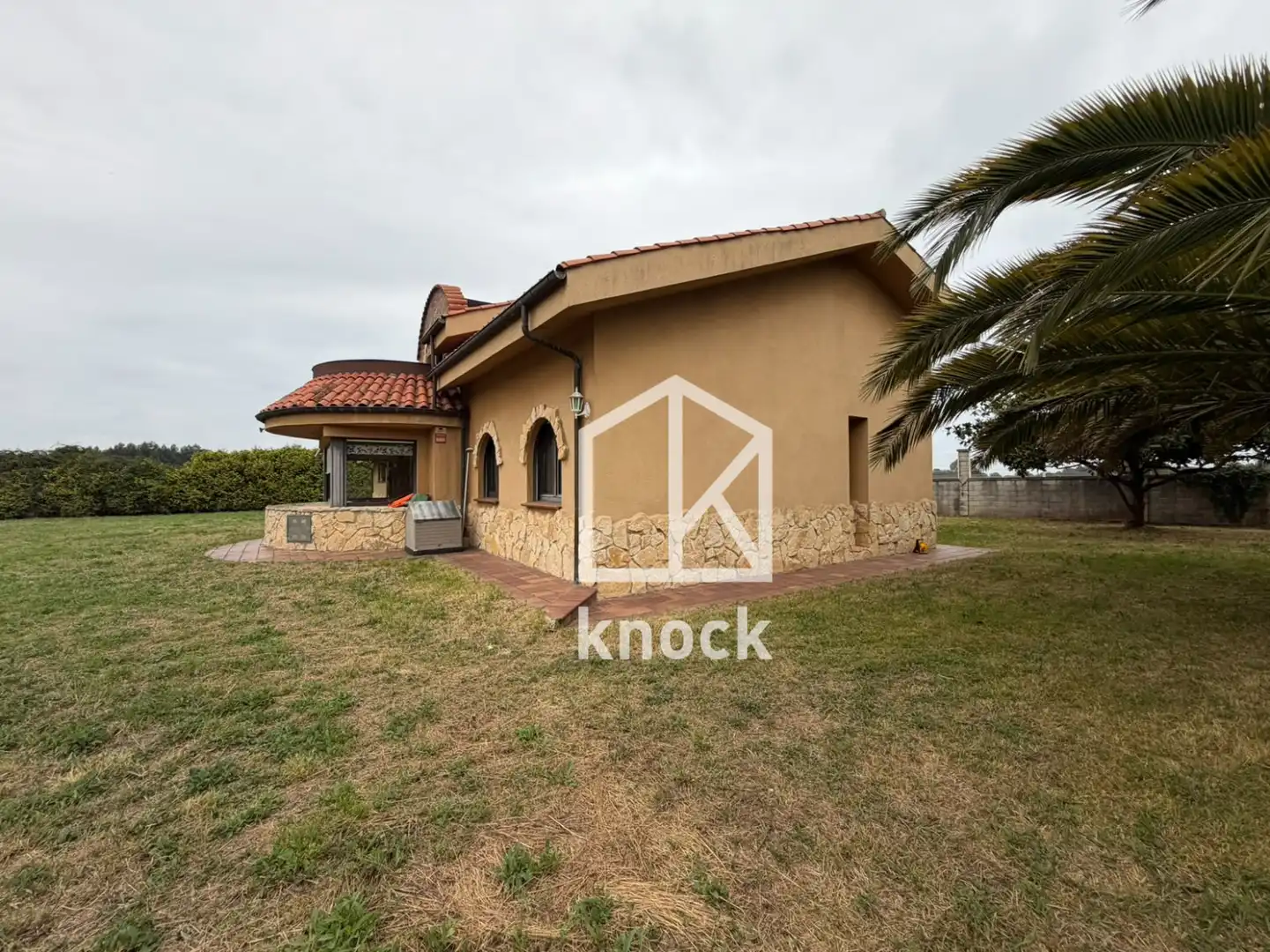 Vista exterior de Casa o xalet en venda en Villaviciosa amb Calefacció, Jardí privat i Parquet