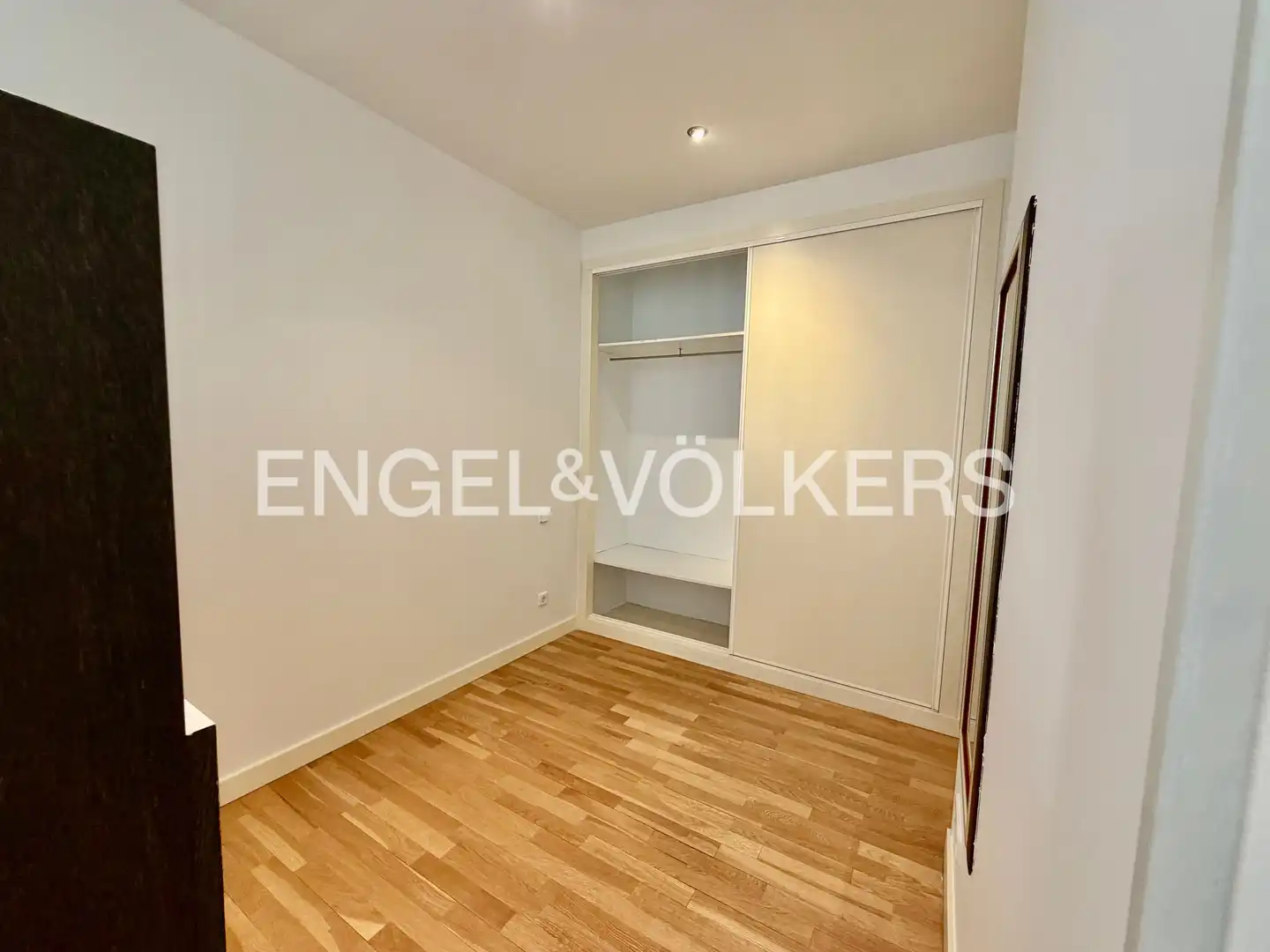 Flat for rent in Madrid  with Air Conditioner and Heating