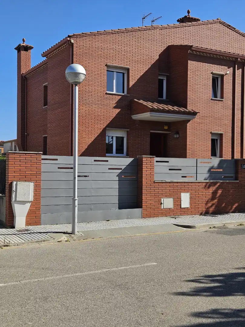 Vista exterior de Casa o xalet en venda en Salou amb Aire condicionat, Calefacció i Jardí privat