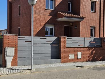 Casa amb jardí en venda a Carrer del Rescat