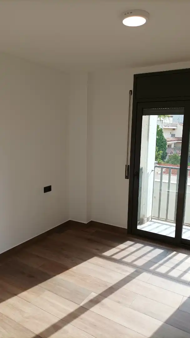 Piso en venta en Figueres con Calefacción y Balcón