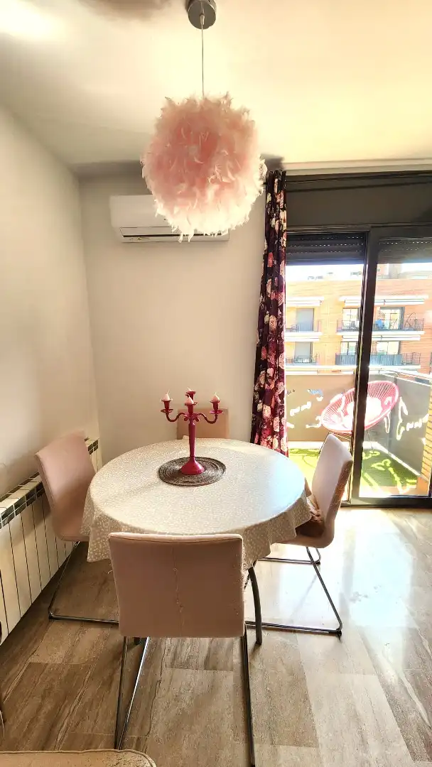 Esszimmer von Dachboden zum Verkauf in Rubí mit Klimaanlage, Heizung und Terrasse