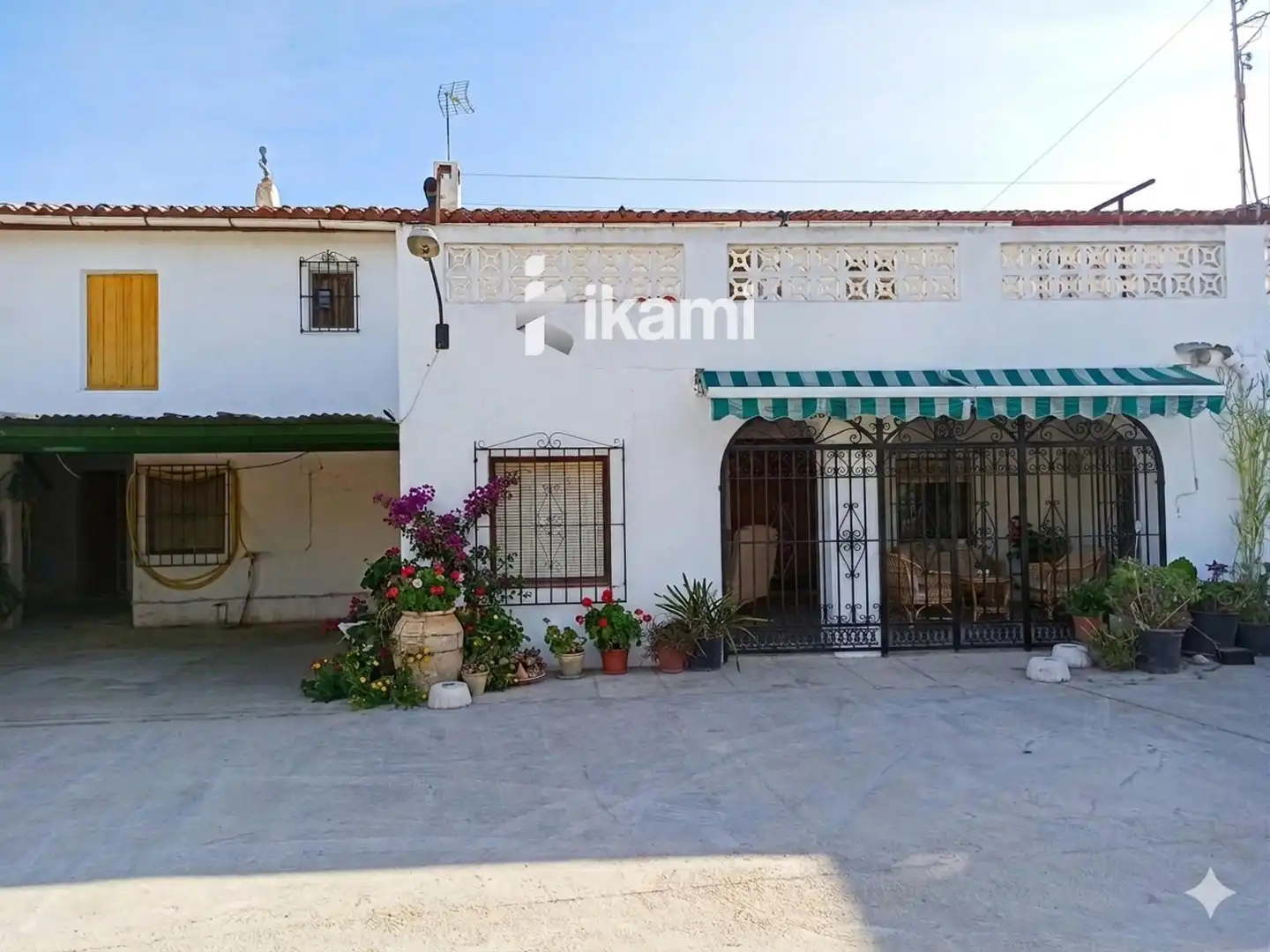 Vista exterior de Casa adosada en venda en Calpe / Calp amb Calefacció