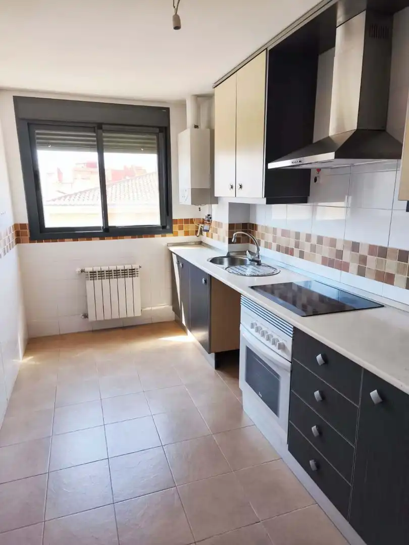 Apartamento con ascensor en alquiler en Puerta de Toledo - Atalaya, imagen 3