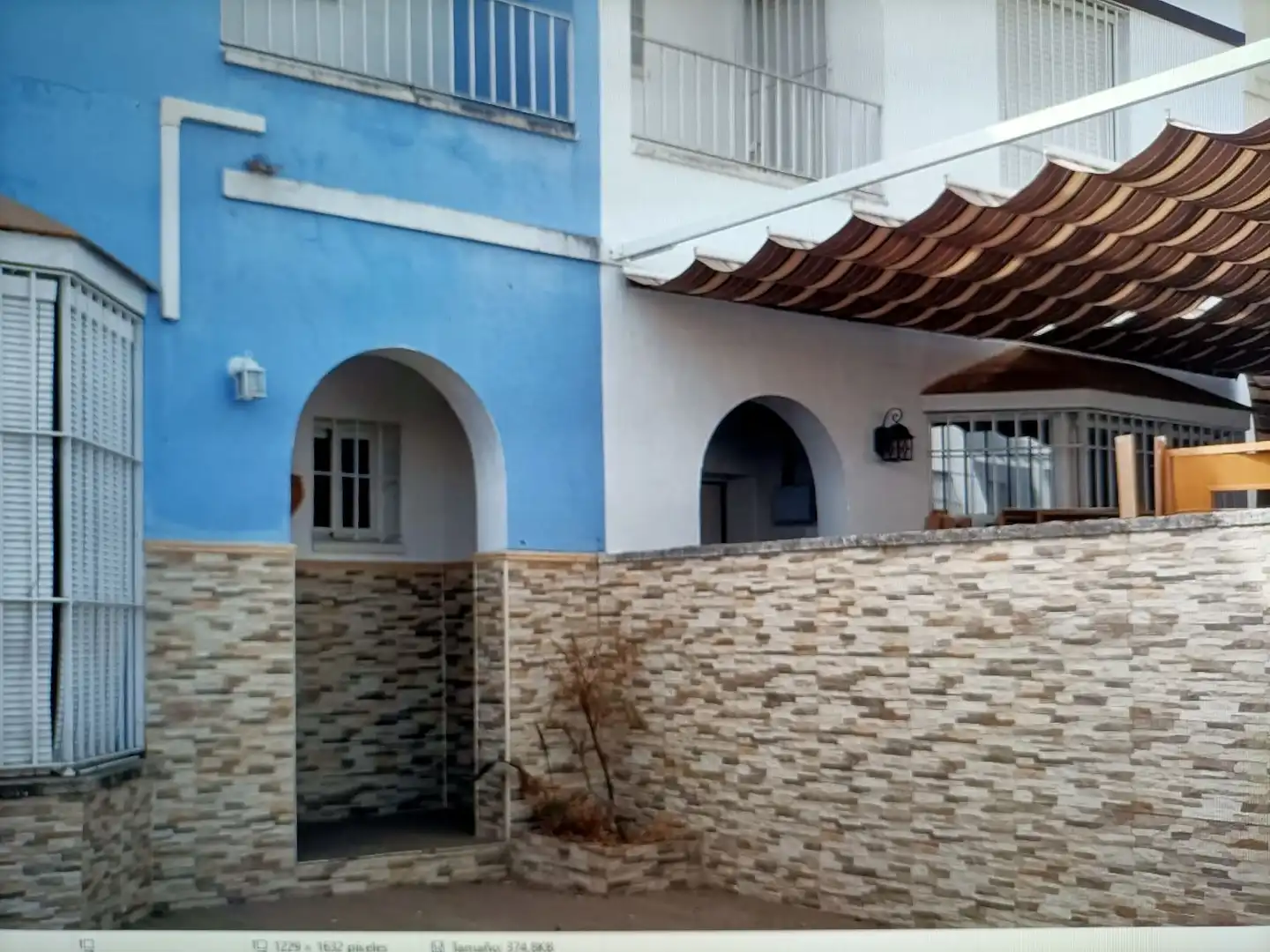 Vista exterior de Casa adosada en venta en Gerena con Terraza