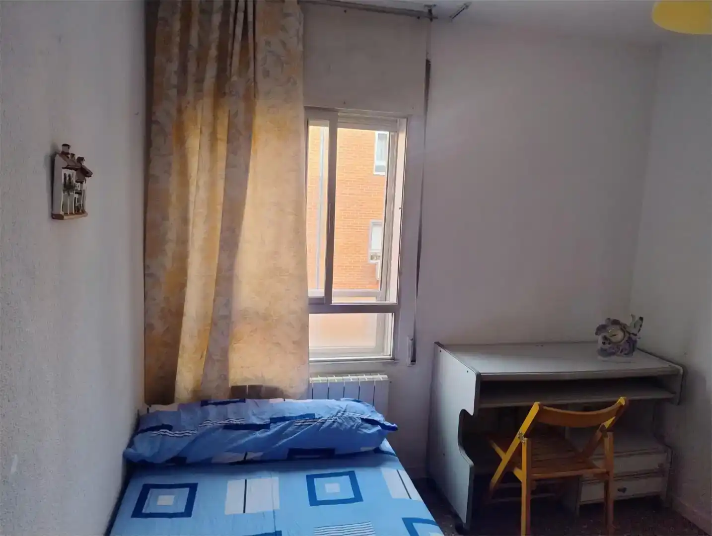 Habitación de Piso de alquiler en Madrid con Amueblado