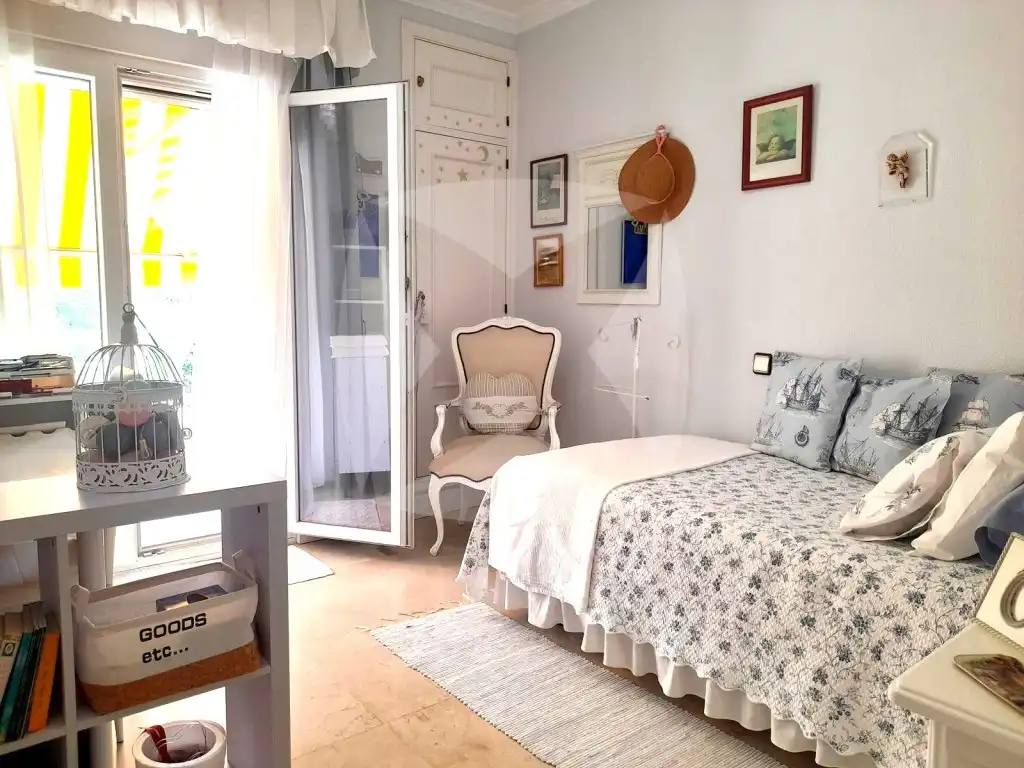 Dormitori de Casa adosada en venda en Badajoz amb Aire condicionat, Terrassa i Piscina