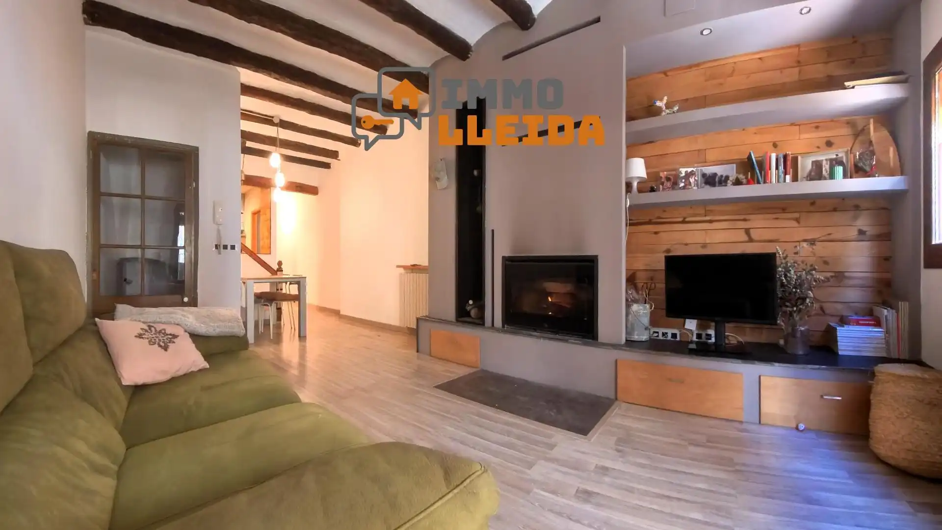Sala d'estar de Casa adosada en venda en Ponts amb Calefacció, Terrassa i Balcó
