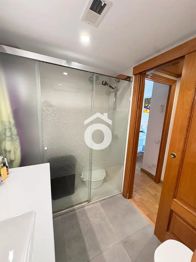 Bathroom of Flat for sale in Martorell  with Air Conditioner, Heating and Parquet flooring