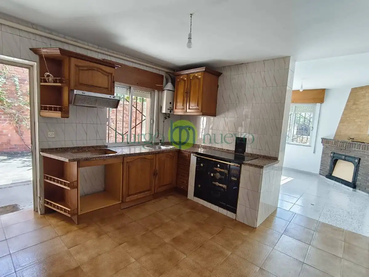 Cocina de Casa o chalet en venta en León Capital  con Jardín privado, Trastero y Alarma