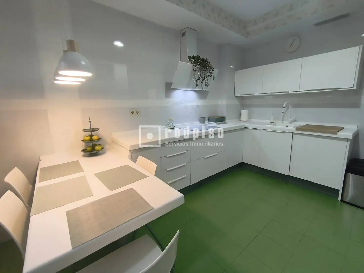 Cocina de Piso de alquiler en Sevilla con Aire acondicionado, Terraza y Amueblado