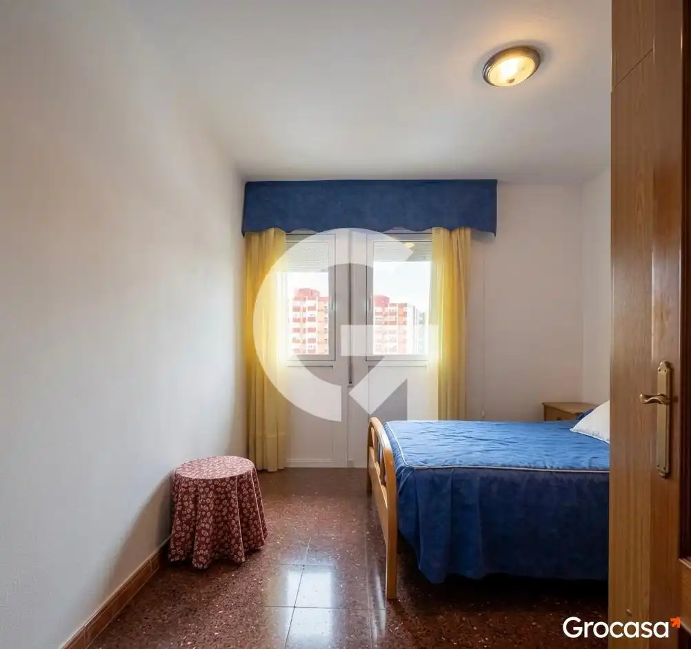 Habitación de Piso en venta en Cornellà de Llobregat con Aire acondicionado, Amueblado y Horno