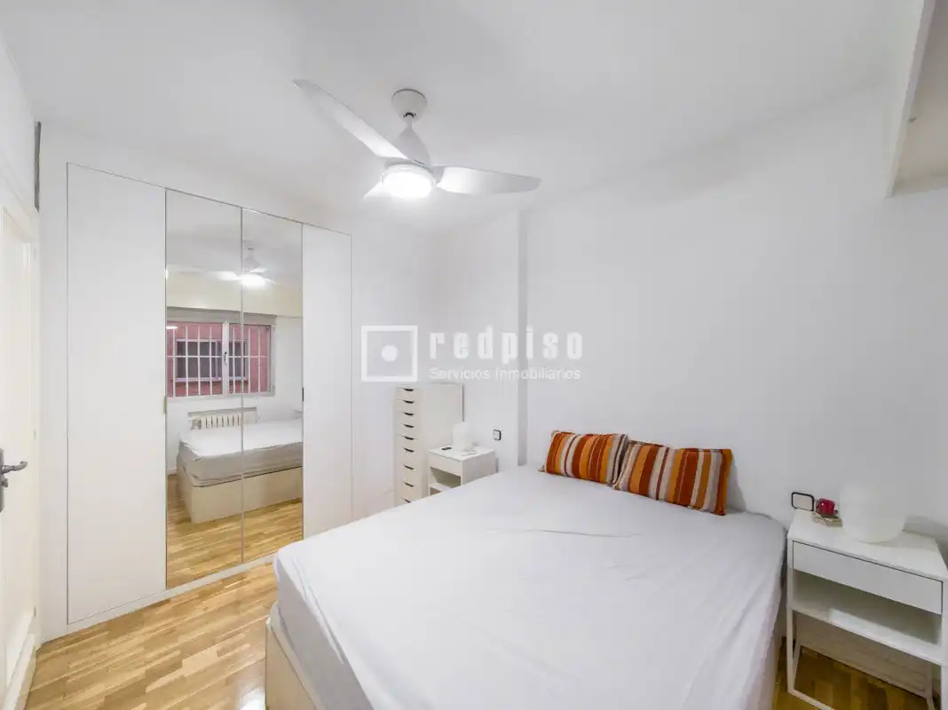 Habitación de Apartamento de alquiler en Madrid con Calefacción, Parquet y Terraza