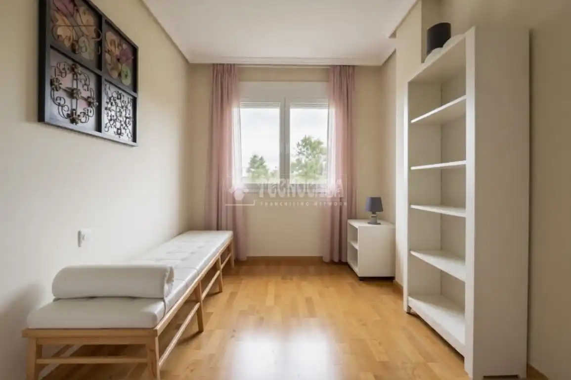 Bedroom of Flat for sale in Las Rozas de Madrid  with Air Conditioner, Heating and Storage room