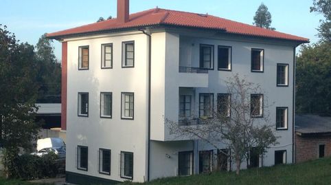 Este edificio se encuentra en Turces, A Coruña, dispone de 3 viviendas independientes, tiene una finca de 6000m² y parte de ella e, imagen 5