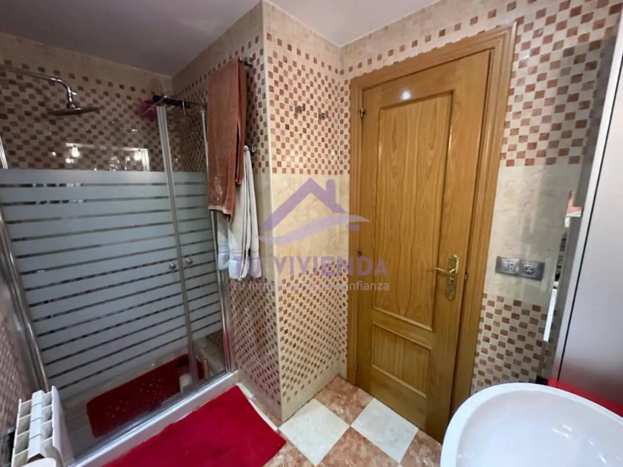 Bathroom of Attic for sale in Valladolid  with Heating, Parquet flooring and Terrace