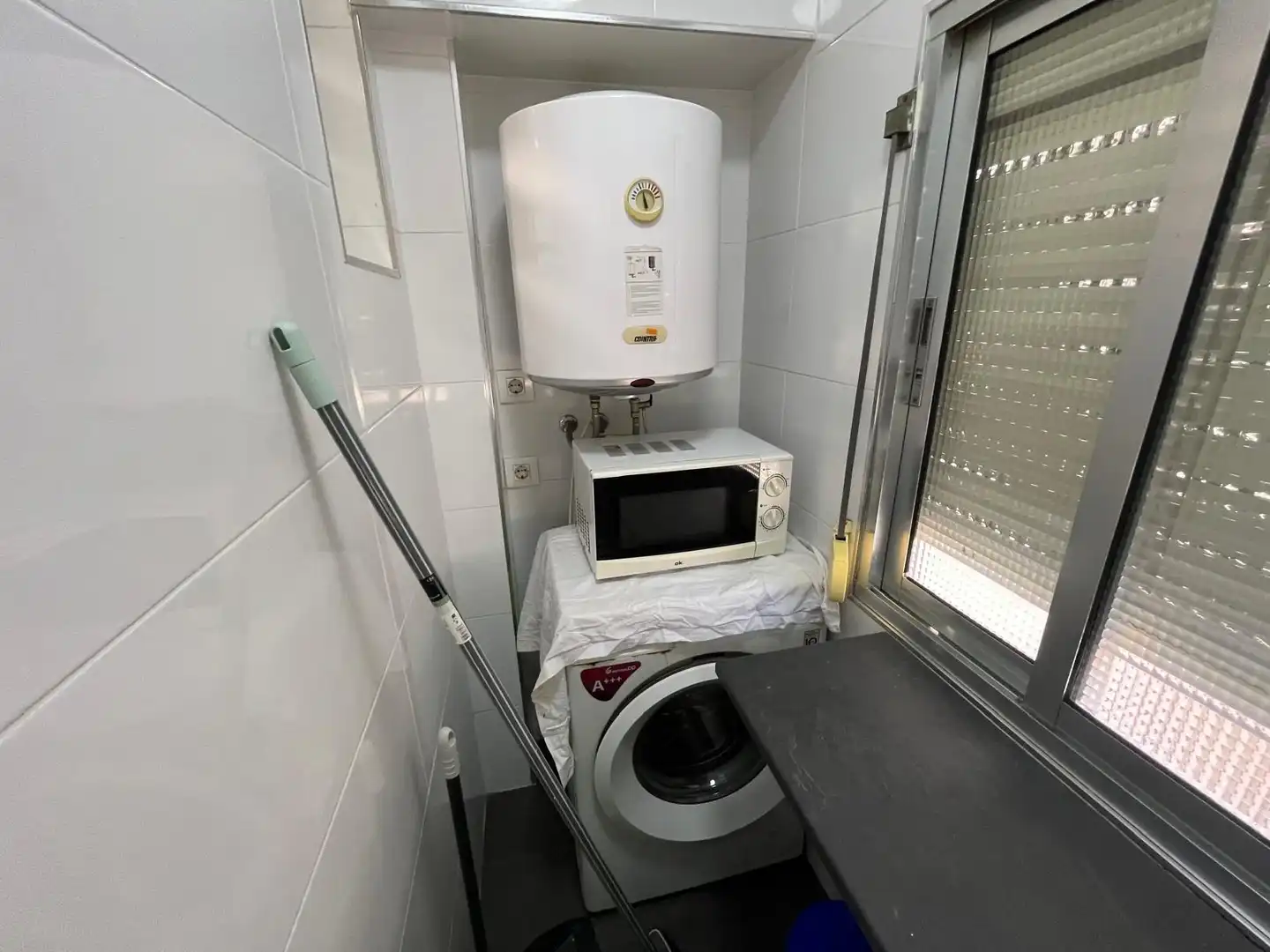 Kitchen of Flat for rent in Sevilla  with Air Conditioner and Furnished