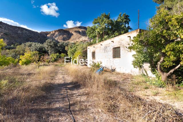 Terreno en Venta en Calle Andalucia, 14 en Lecrín