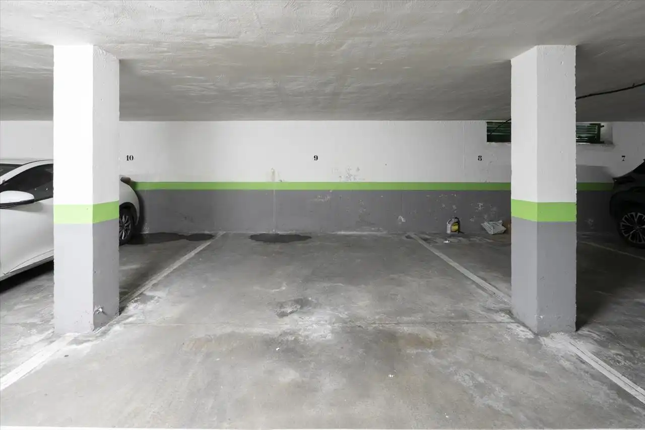 Parking de Piso en venta en Galapagar con Terraza, Trastero y Piscina