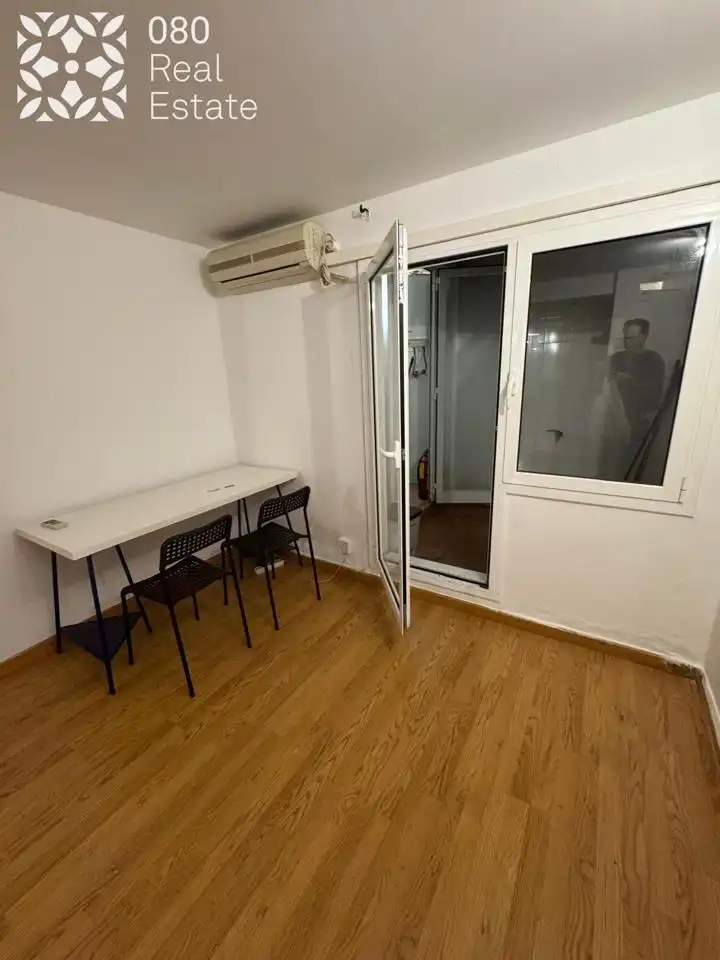 Habitación de Local en venta en Barcelona con Aire acondicionado