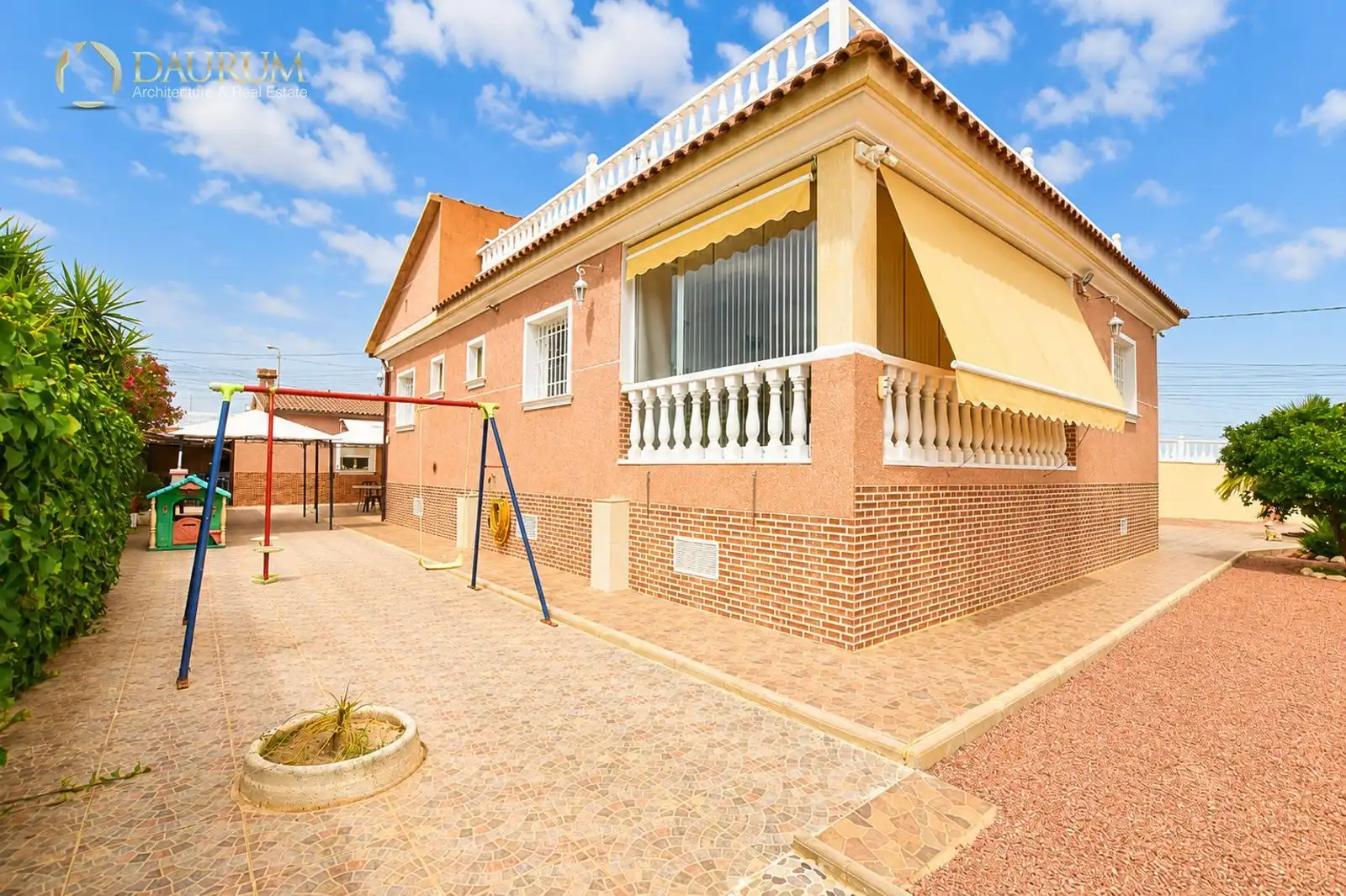 Vista exterior de Casa o xalet en venda en Alicante / Alacant amb Aire condicionat, Calefacció i Terrassa