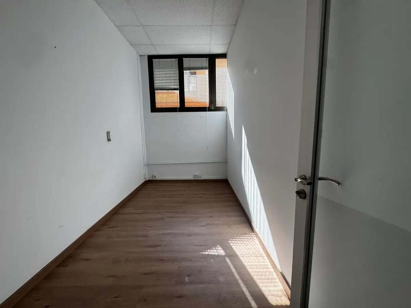 Oficina de alquiler en Sabadell con Aire acondicionado, Calefacción y Trastero
