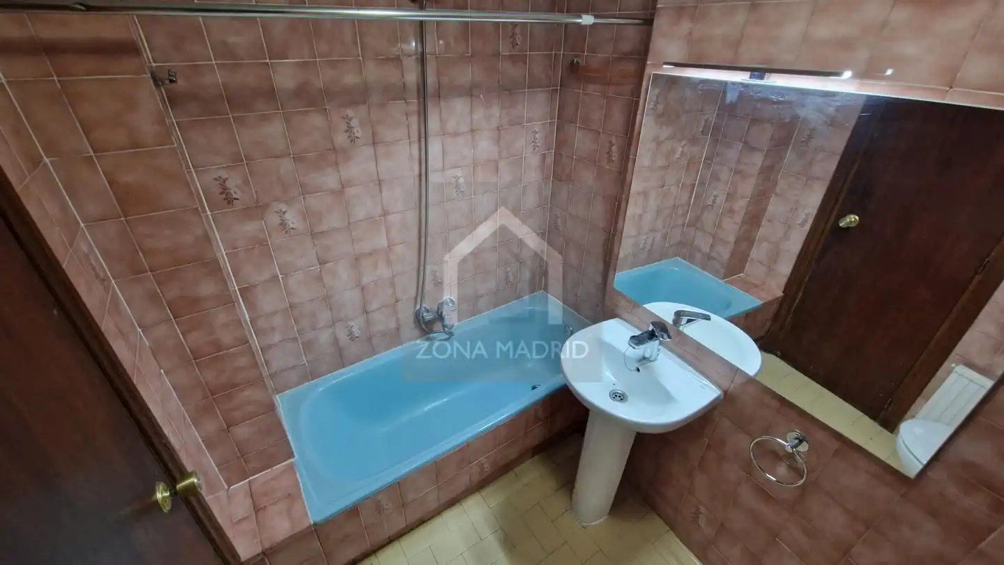 Bathroom of Flat for sale in Tetuán