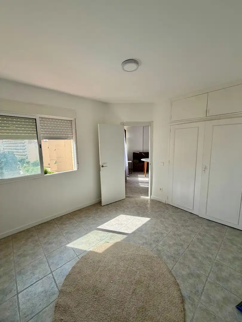 Bedroom of Flat for sale in Fuengirola  with Air Conditioner, Heating and Community pool