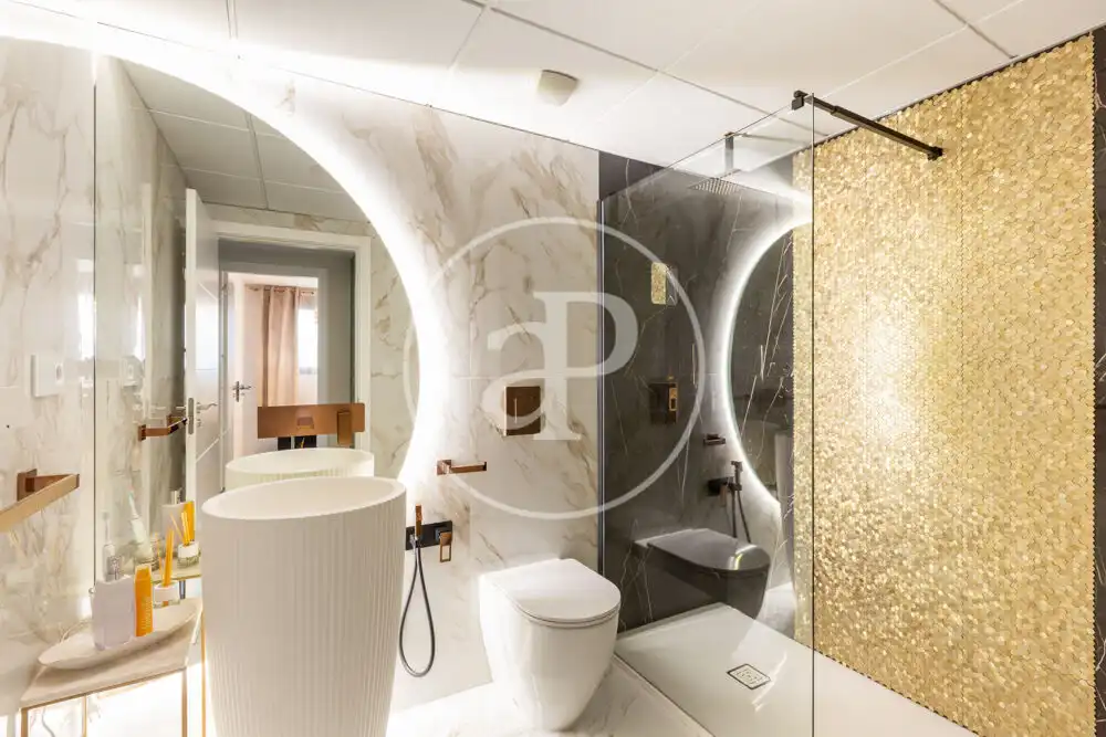 Badezimmer von Wohnung zum Verkauf in Valencia mit Klimaanlage, Heizung und Privatgarten