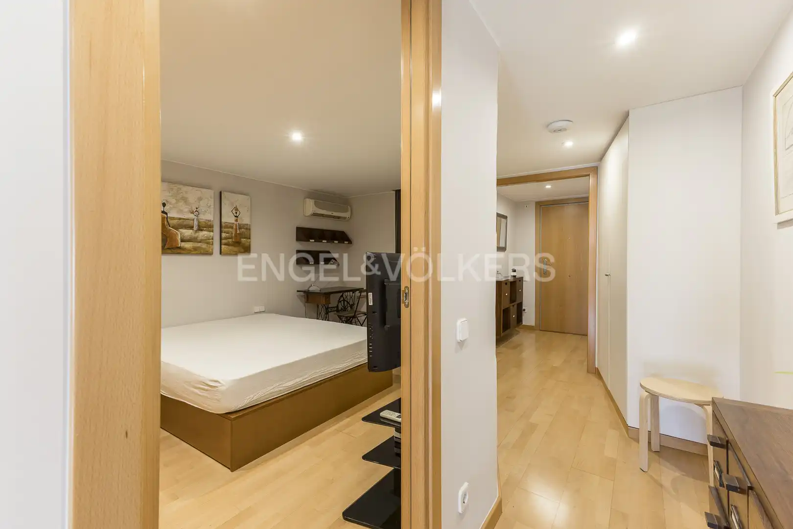 Bedroom of Flat for rent in Barcelona  with Air Conditioner, Heating and Parquet flooring