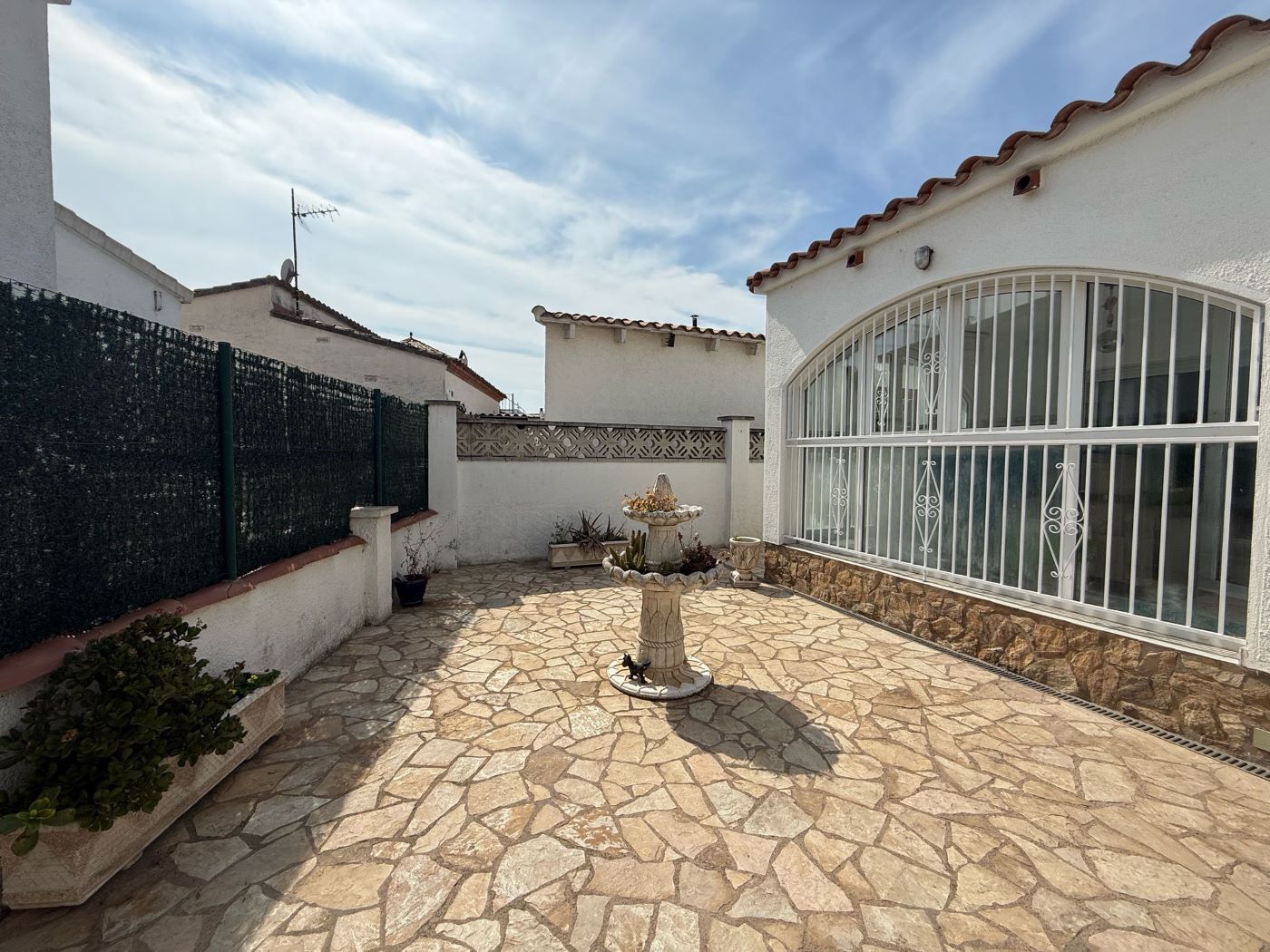 Vista exterior de Casa o xalet en venda en Empuriabrava