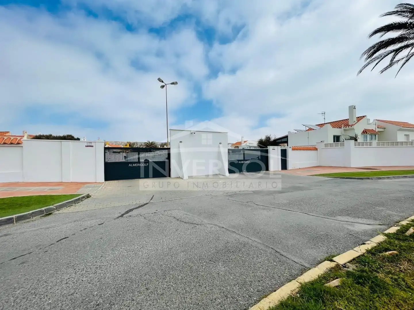 Adossat amb piscina en venda a Avenida Mar Azul 25