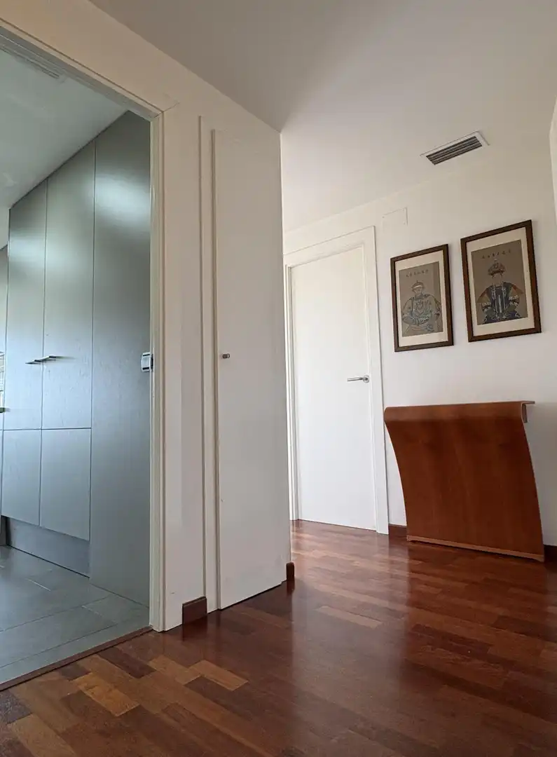 Wohnung zum Verkauf in Barcelona mit Balkon