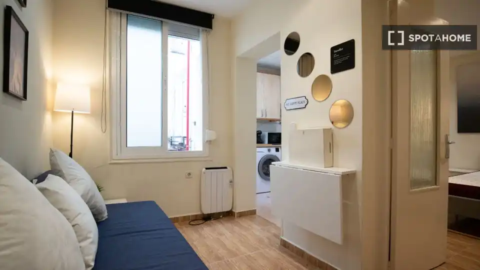 Dormitori de Apartament per a compartir en Madrid amb Aire condicionat, Calefacció i Terrassa